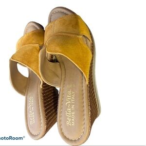 Bella Vita Italy yellow suede Leather wedge Sz 10